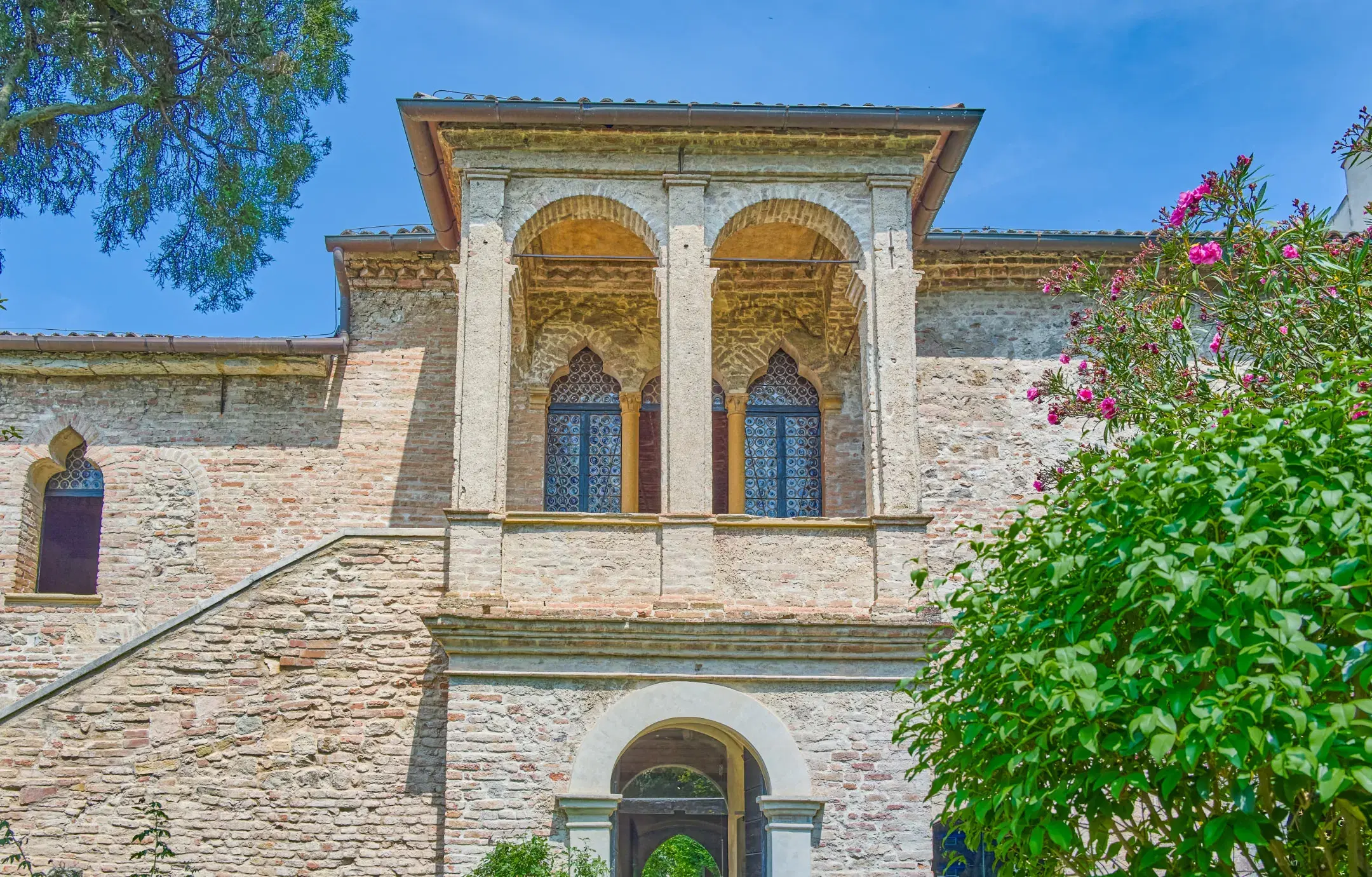 detail-image